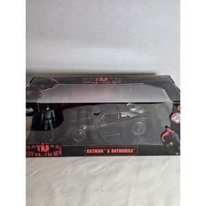 The Batman - Batmobile with Batman 1:24 Scale Hollywood Ride Vehicle OE